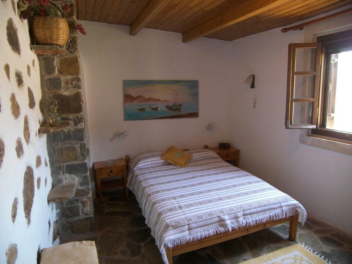 Hiona Cottage Palekastro Exterior foto